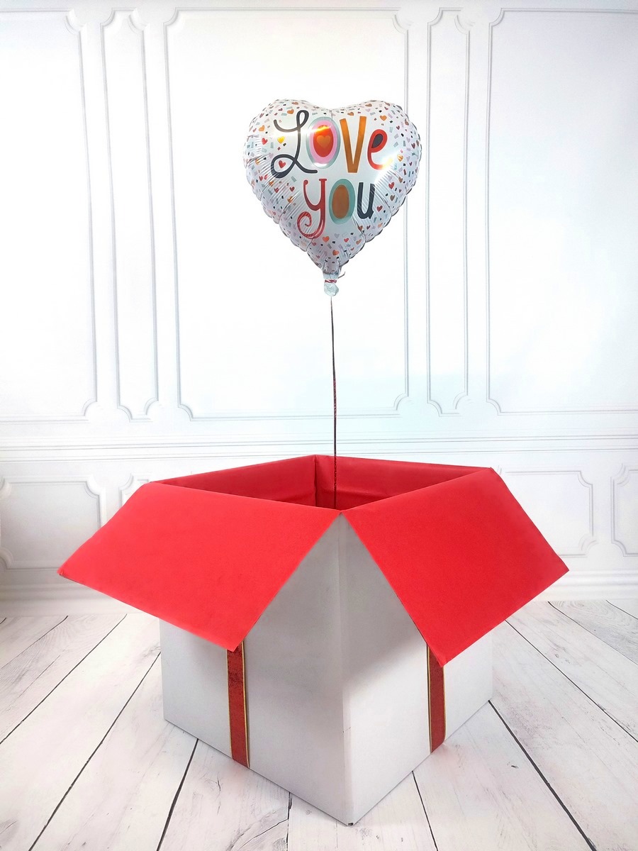 Box-balonowy-balon-serce-z-helem-biale-w-serduszka-z-napisem-LOVE-YOU