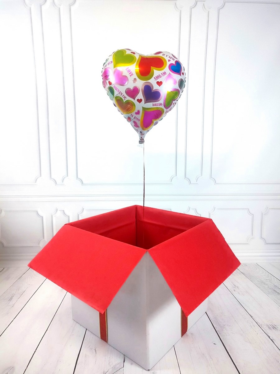 Box-z-balonem-w-ksztalcie-serca-kolorowe-serduszka
