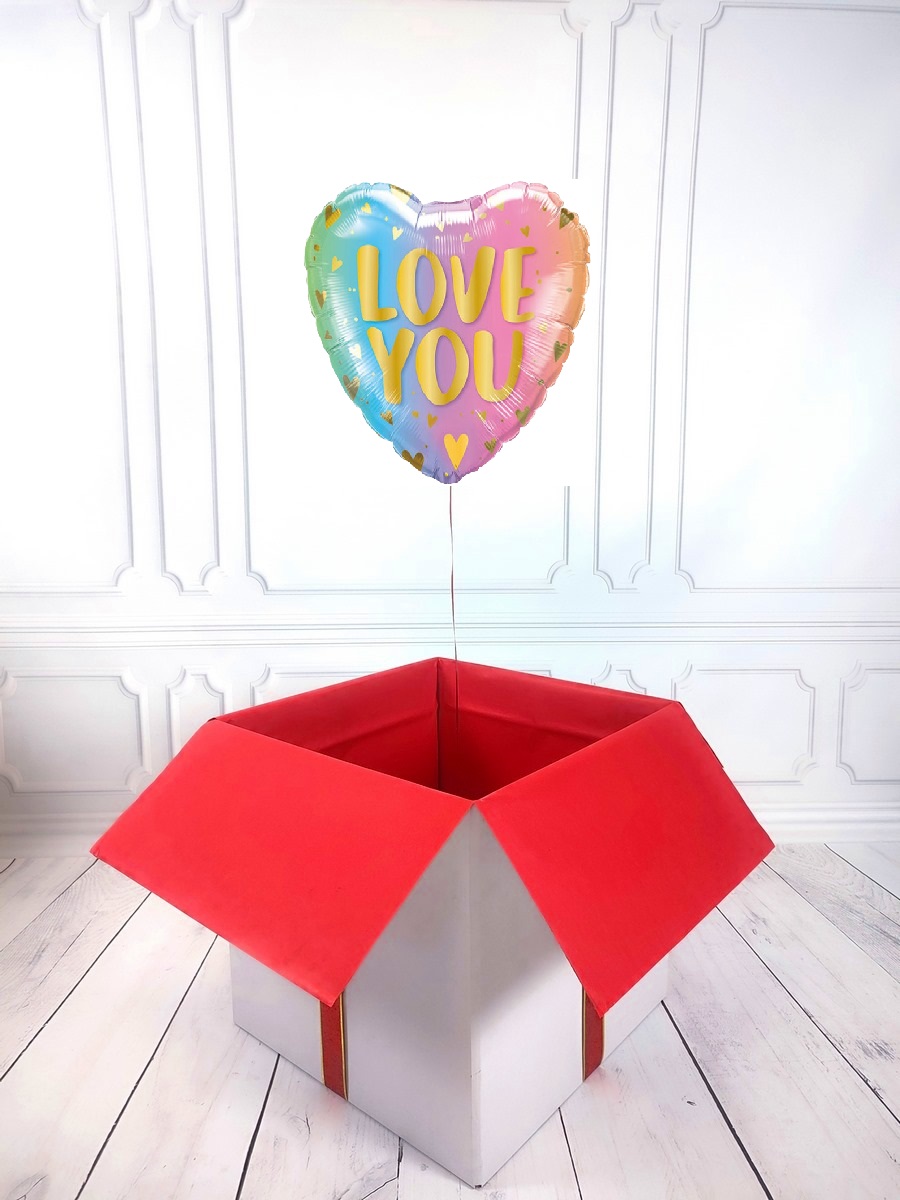Box z balonem w kształcie serca - tęczowe z napisem I Love You