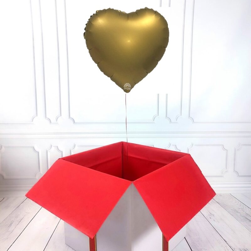 Box z balonem w kształcie serca w kolorze złoty mat