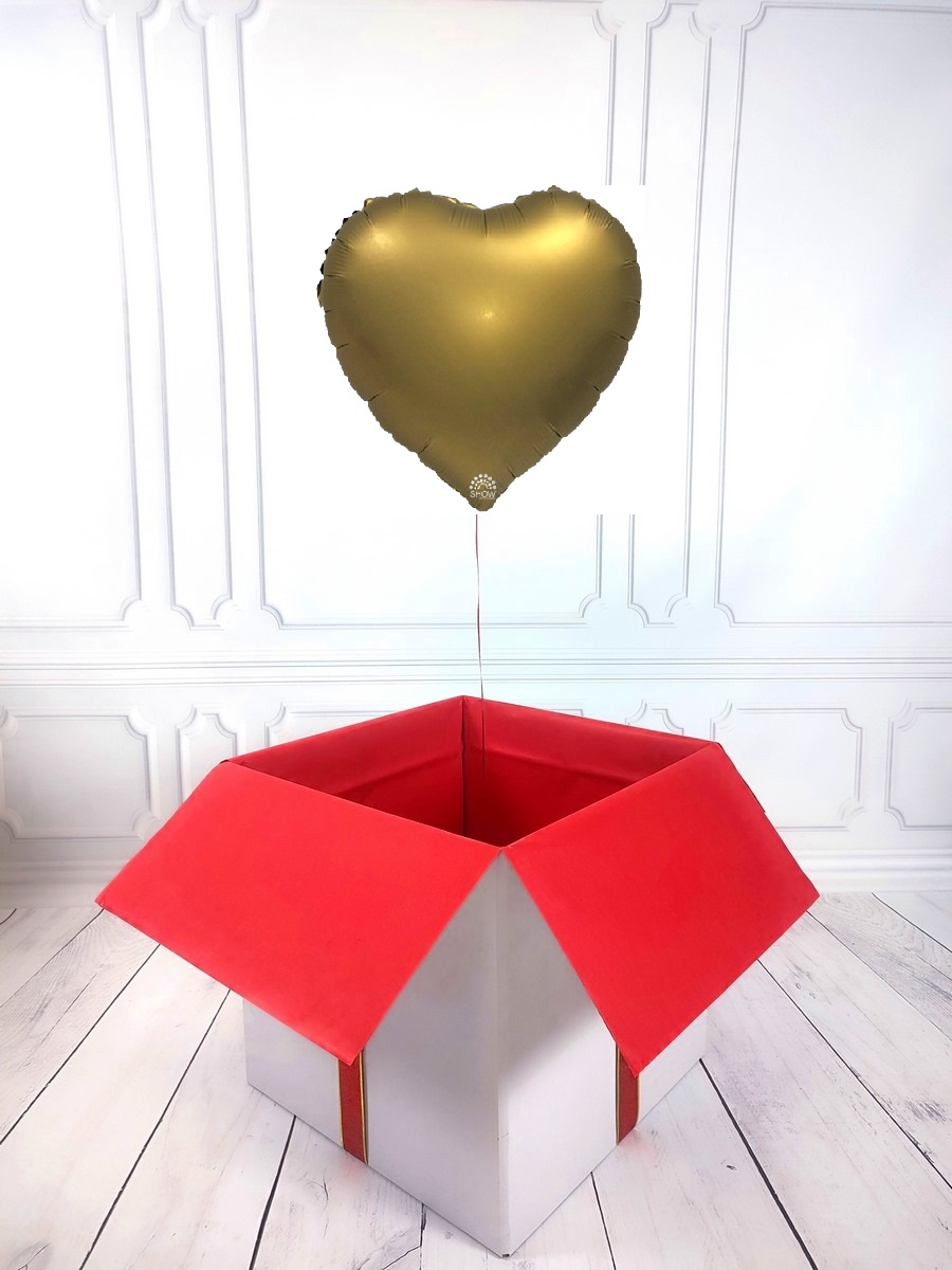 Box z balonem w kształcie serca w kolorze złoty mat