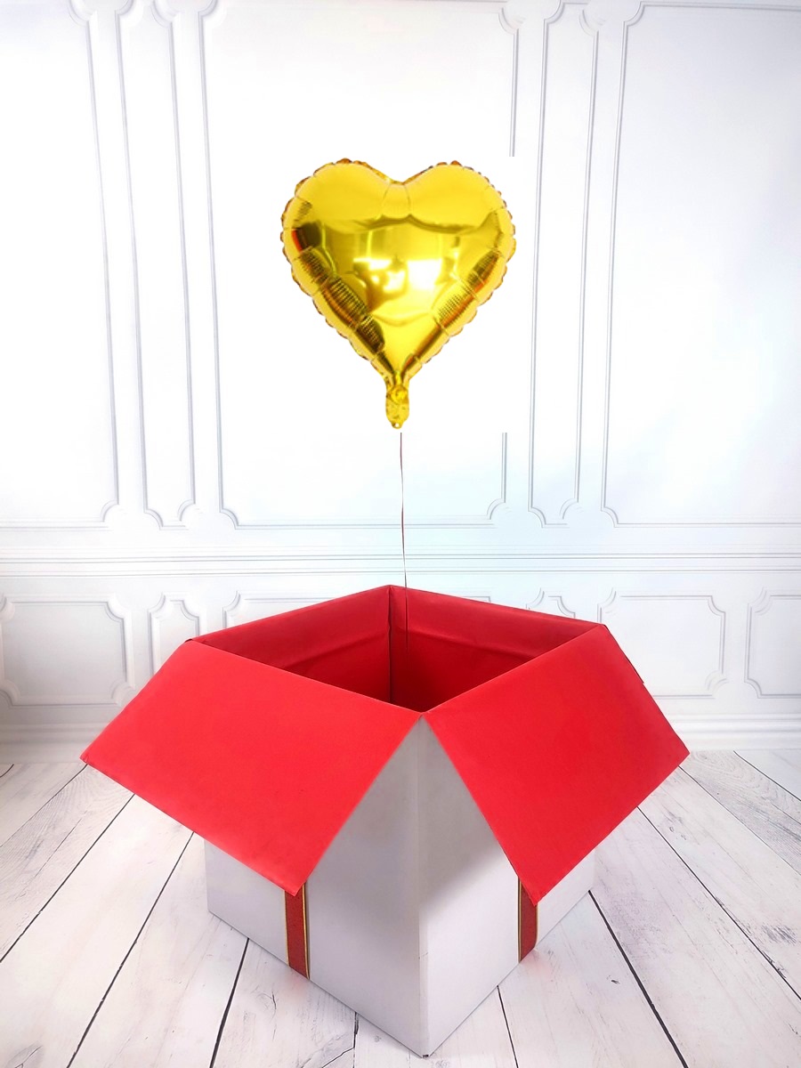 Box z balonem w kształcie serca w kolorze złoty połysk