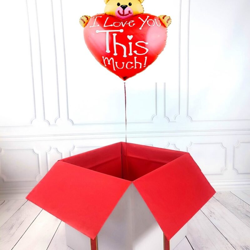 Box z balonem w kształcie serca z miesiem