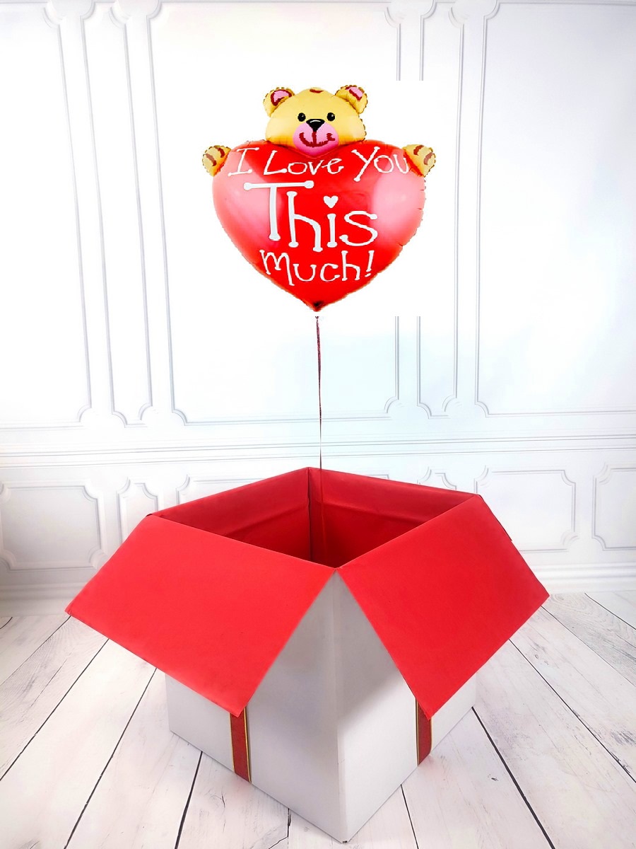 Box z balonem w kształcie serca z miesiem
