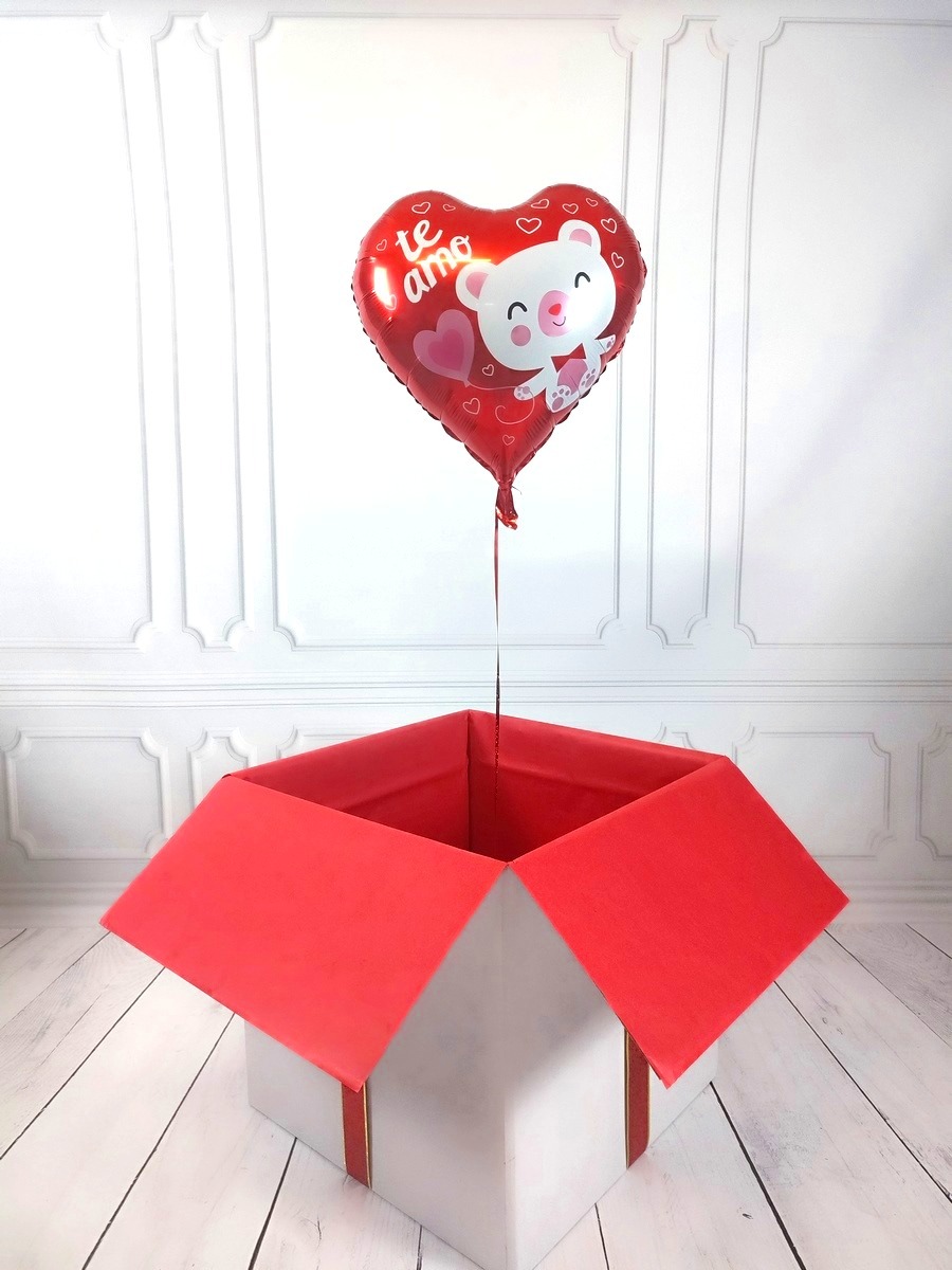 Box z balonem w kształcie serca z misiem i napisem I LOVE YOU