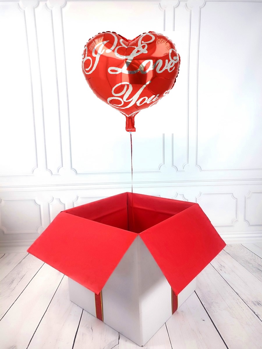 Box z balonem w kształcie serca ze srebrnym napisem I LOVE YOU