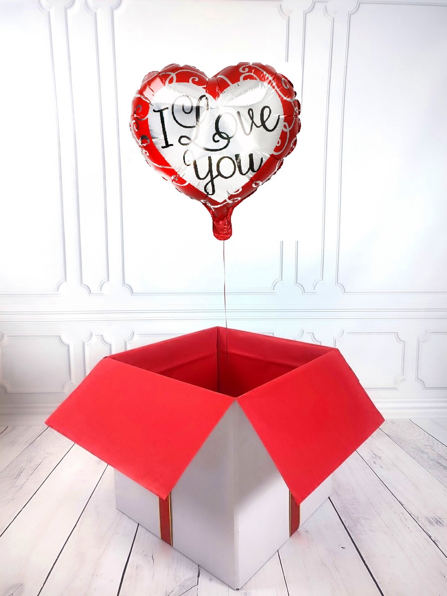 Box z balonem w kształcie serca ze srebrnym wypełnieniem i napisem I LOVE YOU